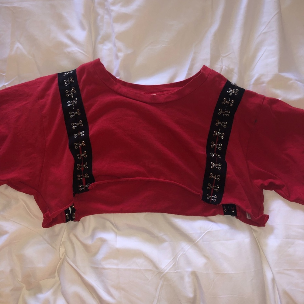 Emma and Sam crop top LF Stores